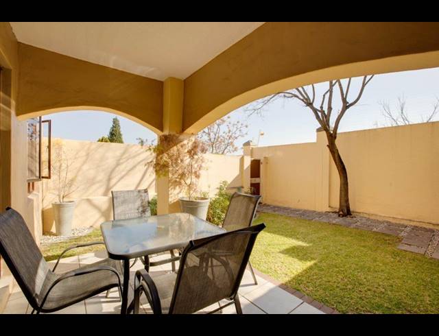 1 BEDROOM APARTMENT TO LET IN LONEHILL
